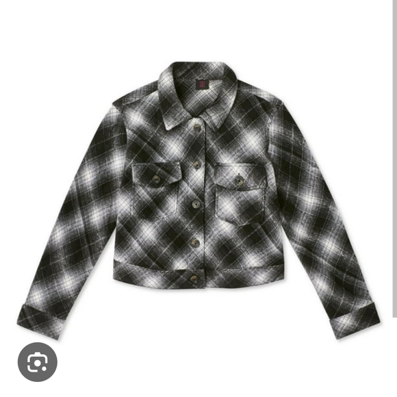 No Boundaries cropped shacket - Walmart - Picture 3 of 7